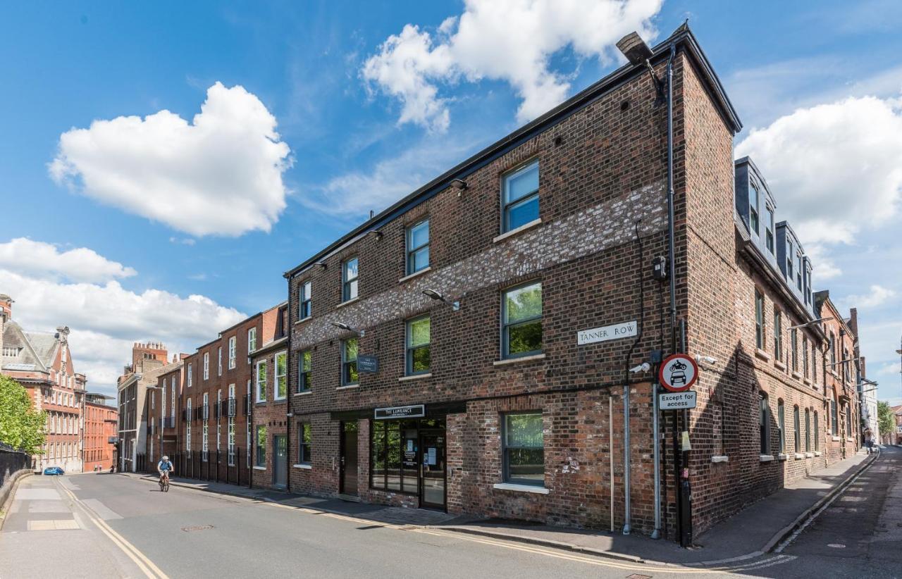 The Lawrance Luxury Aparthotel - York Bagian luar foto