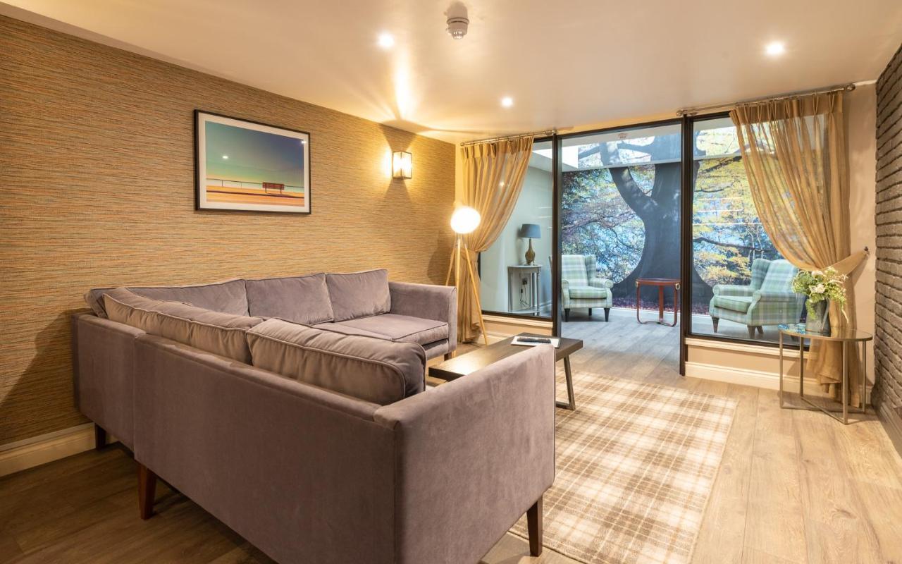 The Lawrance Luxury Aparthotel - York Bagian luar foto