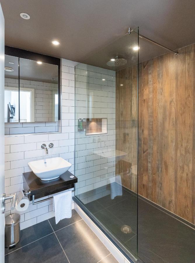The Lawrance Luxury Aparthotel - York Bagian luar foto