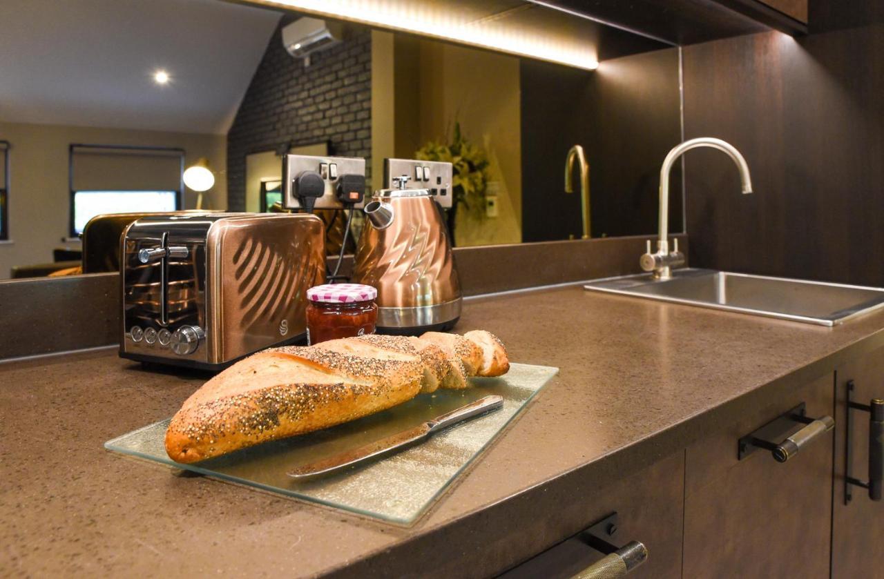 The Lawrance Luxury Aparthotel - York Bagian luar foto