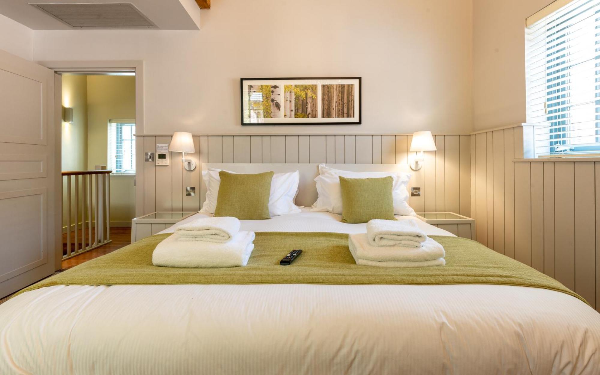 The Lawrance Luxury Aparthotel - York Bagian luar foto