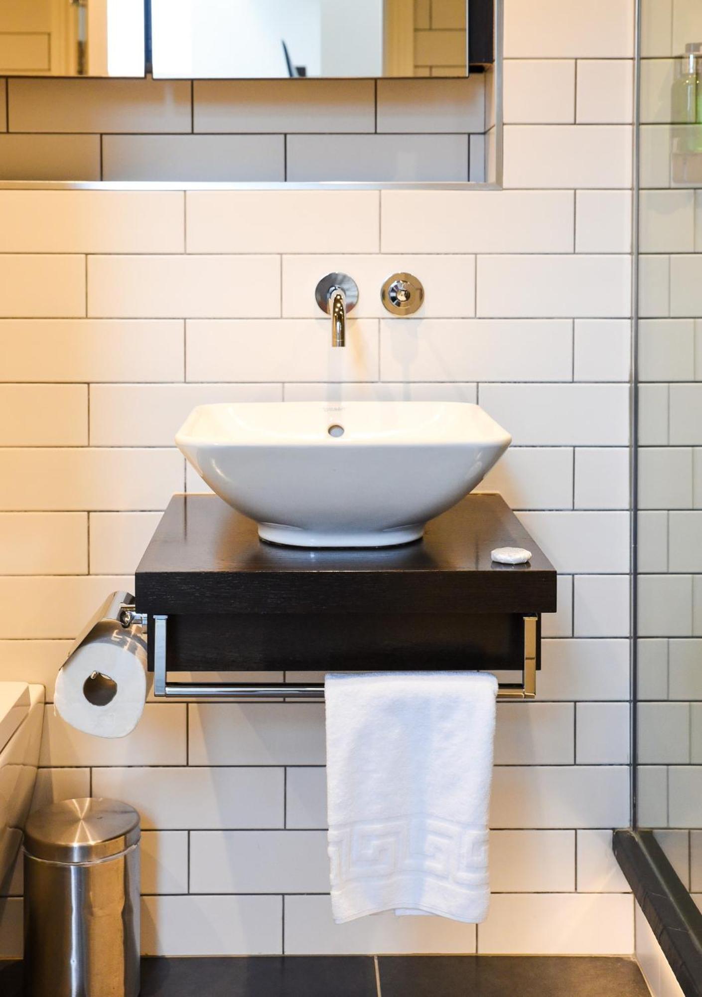The Lawrance Luxury Aparthotel - York Bagian luar foto