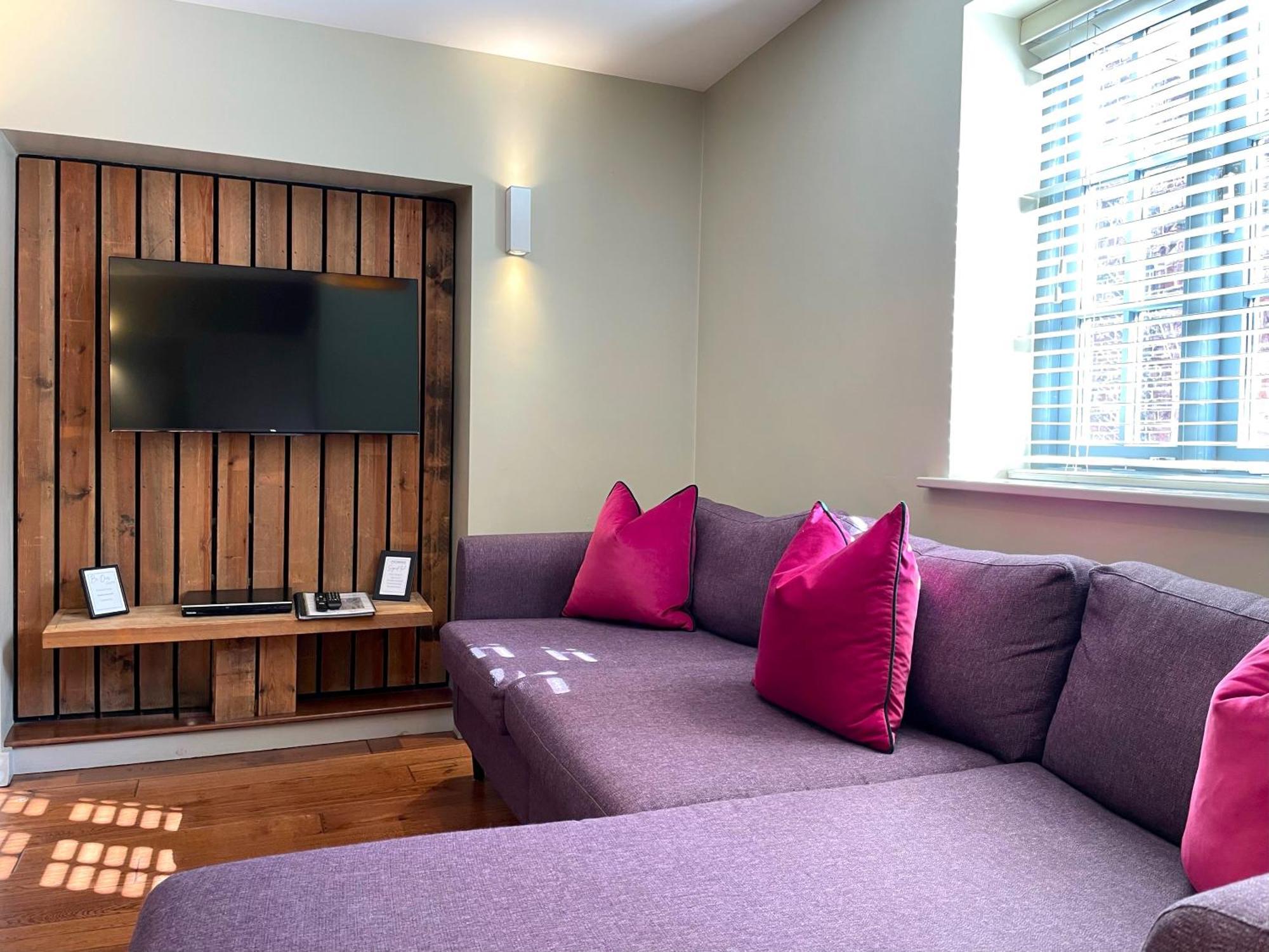 The Lawrance Luxury Aparthotel - York Bagian luar foto